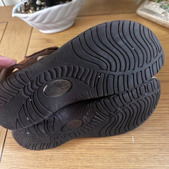 Earth Origins Size 10 by Earth Strappy Slip On Sandals Brown - Picture 7 of 7